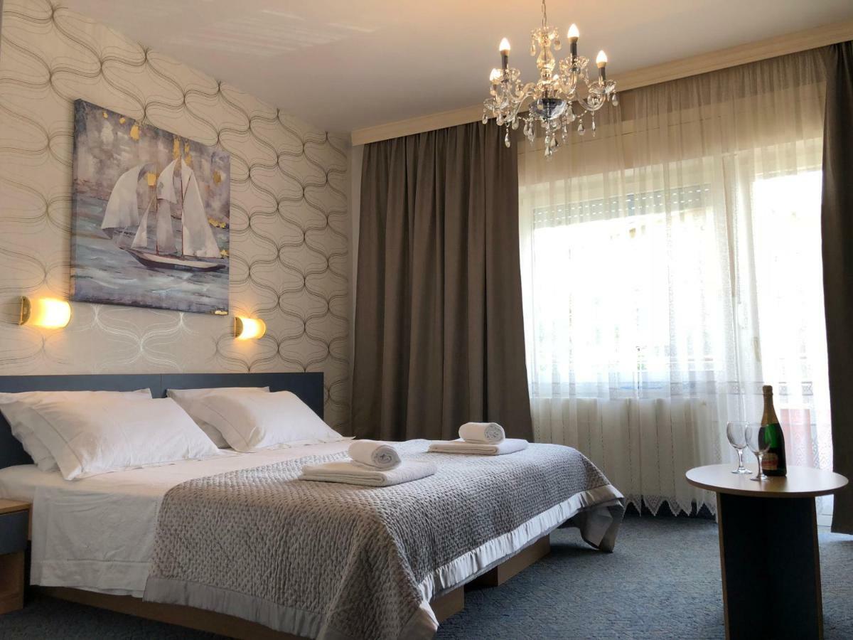 Rooms Ana Stobreč Eksteriør billede