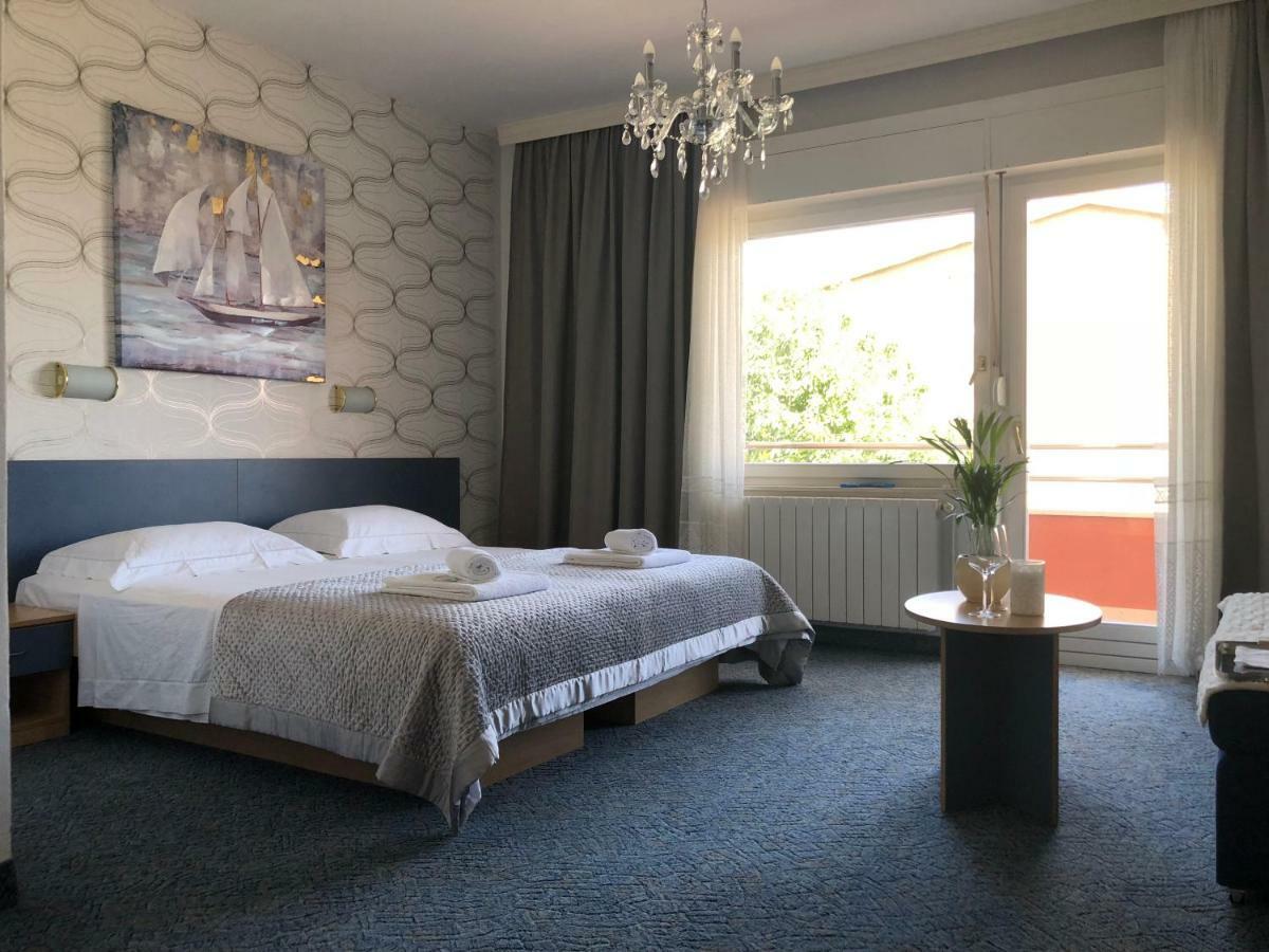 Rooms Ana Stobreč Eksteriør billede