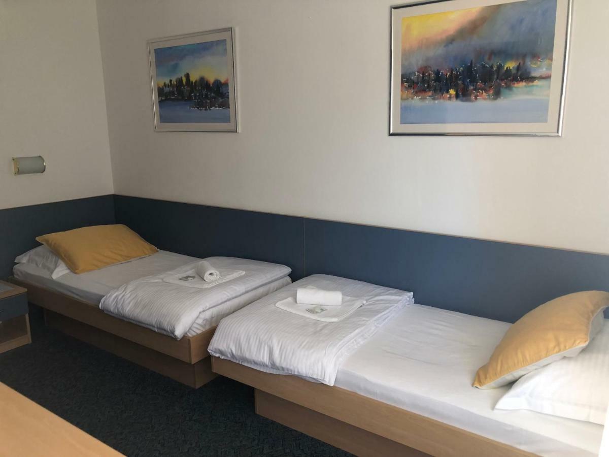 Rooms Ana Stobreč Eksteriør billede